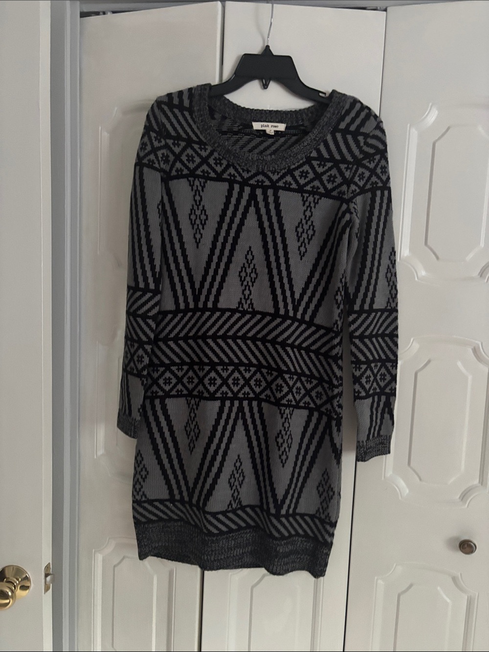 Pink Rose Gray and Black Geometric Knit Long-Sleeve Dress